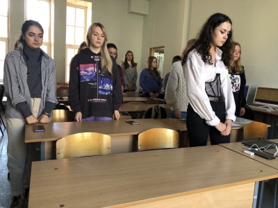 21 сентября занятия начались с минуты молчания