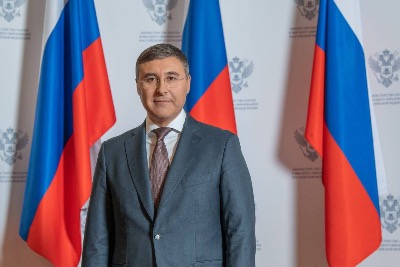 Министр науки и высшего образования Российской Федерации Валерий Фальков поздравляет с 8 марта!