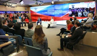 Глава Рособрнадзора рассказал родителям школьников о ЕГЭ-2018 и других оценочных процедурах